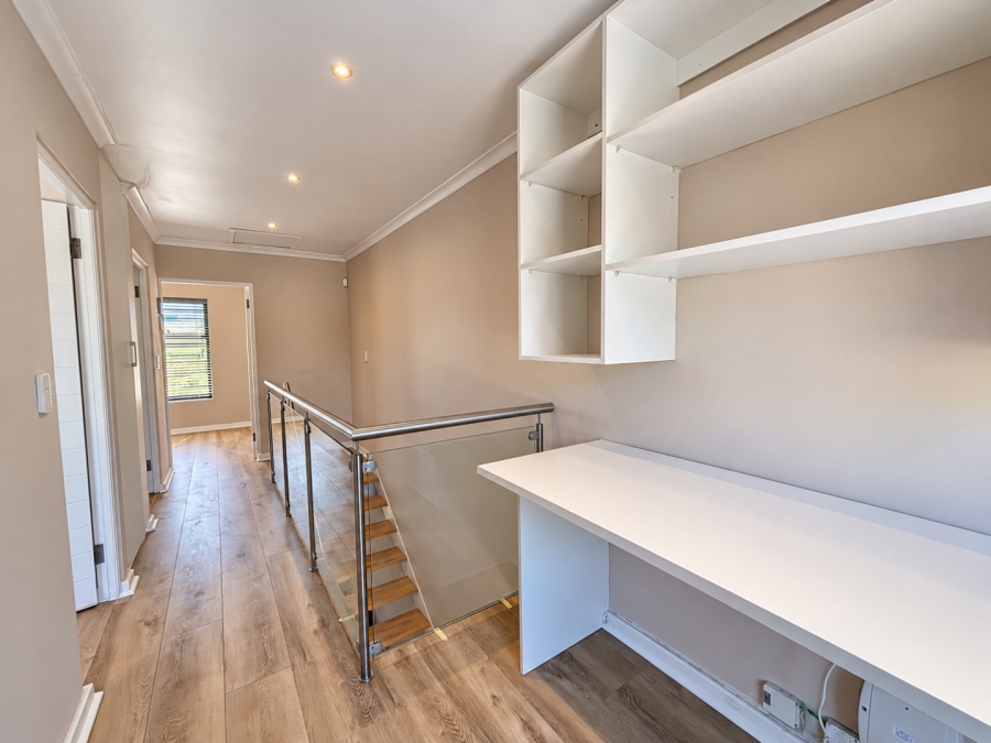 To Let 2 Bedroom Property for Rent in Diep River Western Cape
